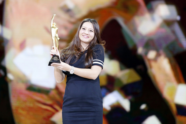 李娜“孕”味十足