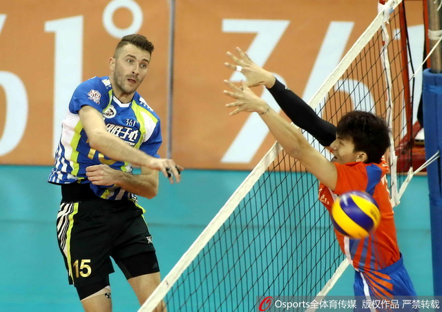 上海外援力压对手