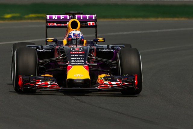 红牛车队里卡多