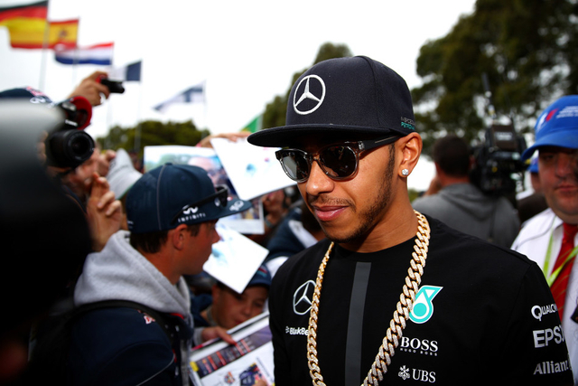 汉密尔顿来到现场