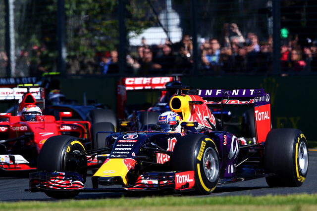 红牛车队里卡多