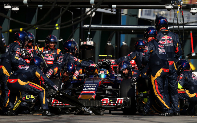 红牛二队小塞恩斯进站