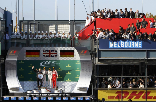 领奖台上四人组