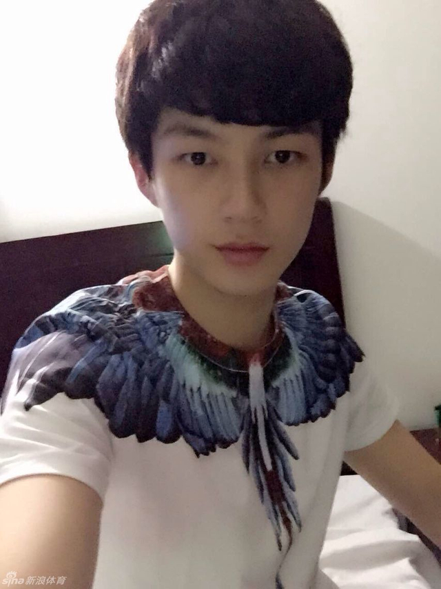 中国击剑男神董力帅气照