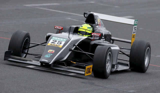 米克-舒马赫参加F4试车