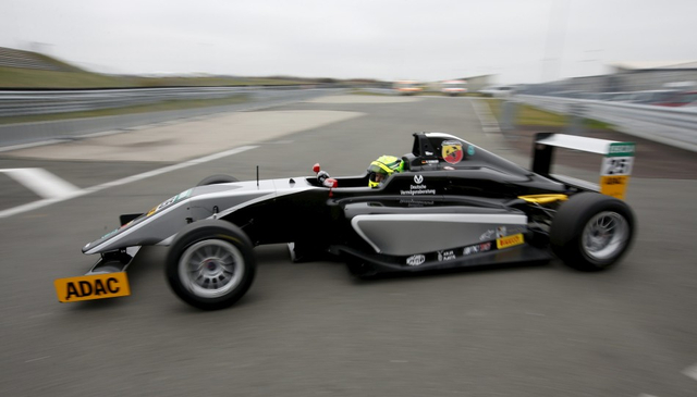 米克-舒马赫参加F4试车