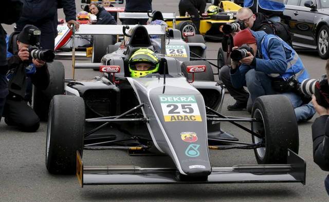 米克-舒马赫参加F4试车