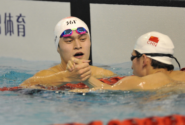 孙杨和对手握手