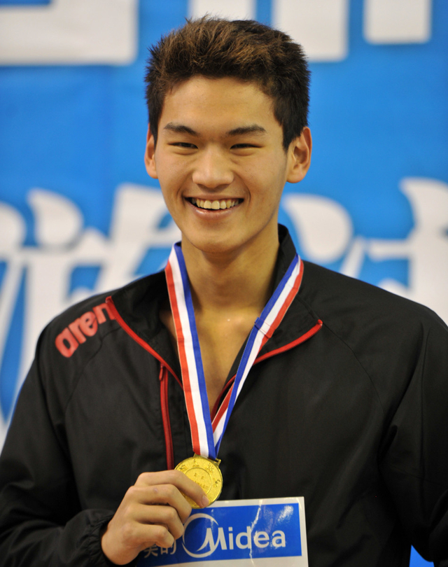 徐嘉余获50米仰泳冠军