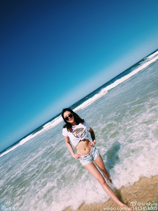 游泳美女刘湘惊艳