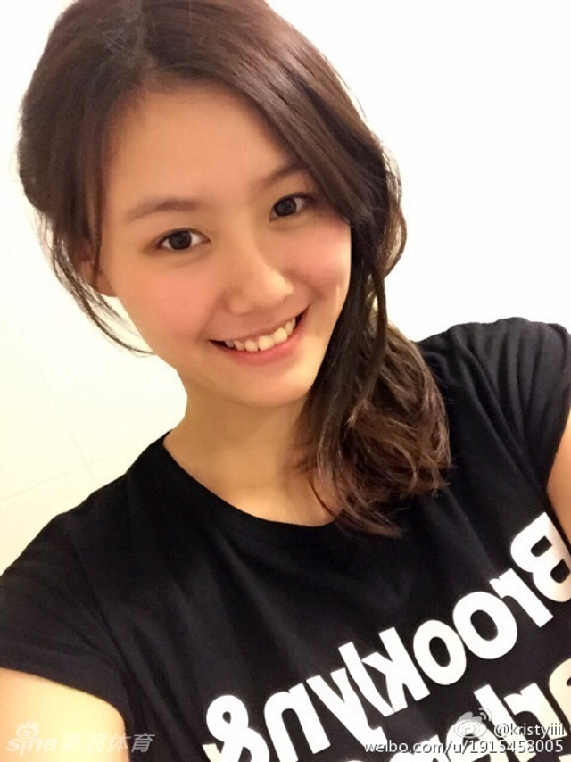 游泳美女刘湘惊艳