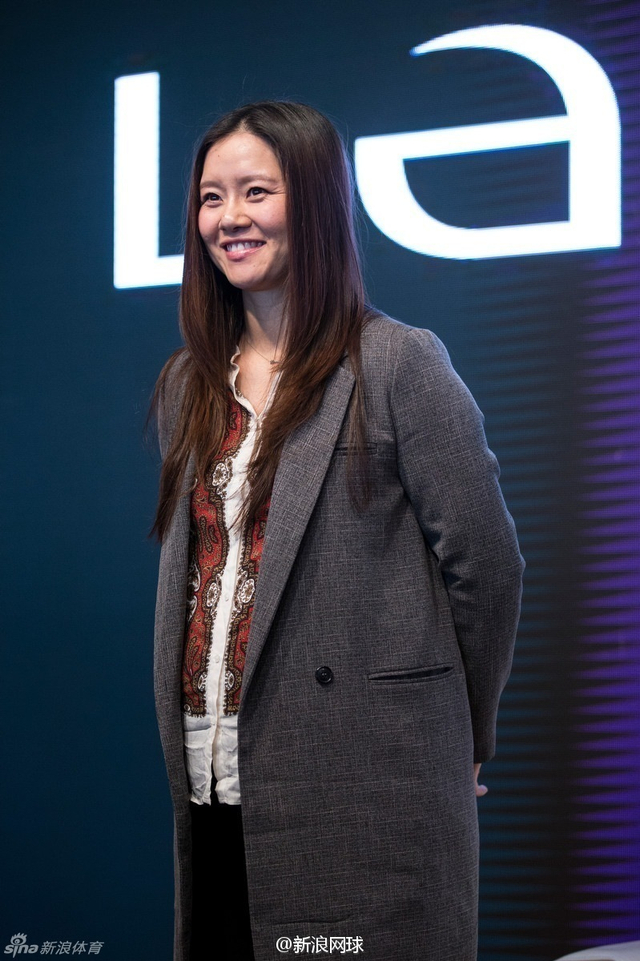 李娜笑容满面