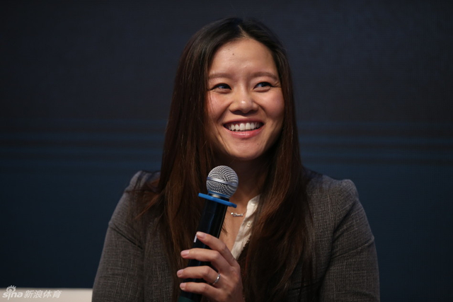 李娜露出笑容