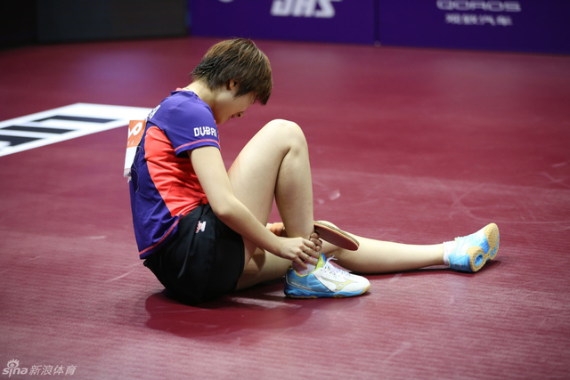 直击丁宁决赛受伤