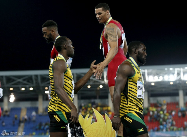 博尔特祝贺拜利