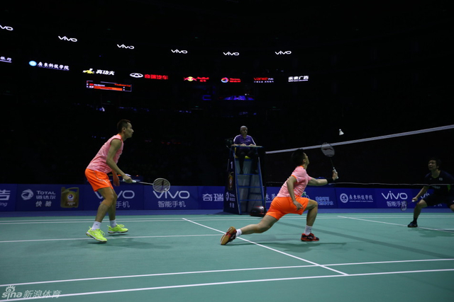 傅海峰网前回球