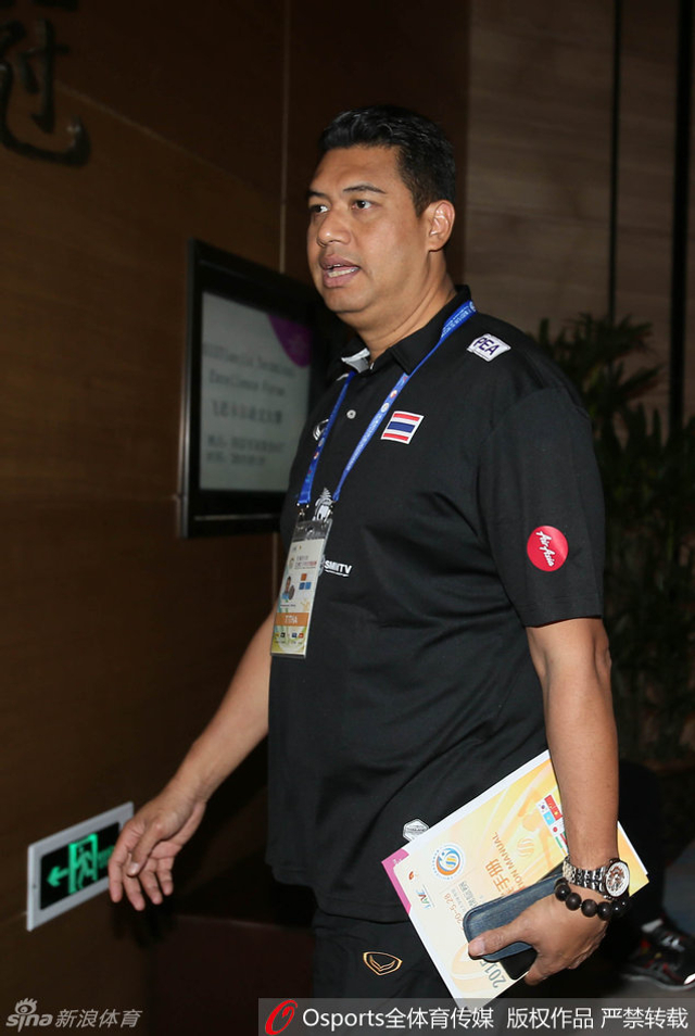 冯坤老公加提蓬