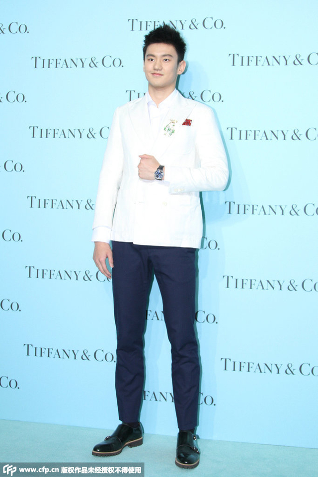 宁泽涛长腿逆天颜值破表
