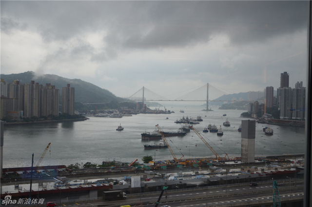 赛场外的维多利亚港湾