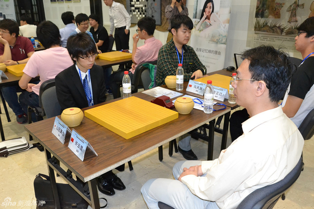 日本小将对阵中国棋手