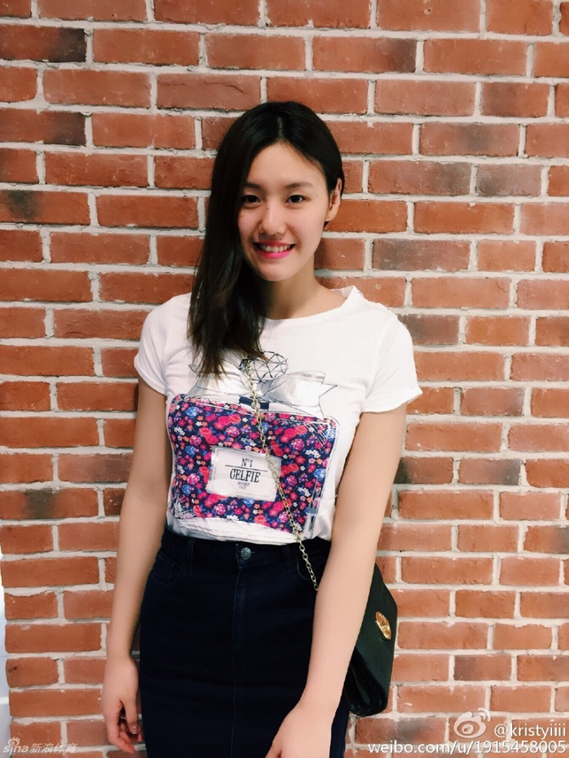 游泳美女刘湘近照