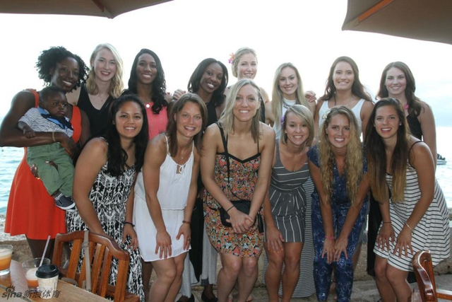 美国女排休闲装