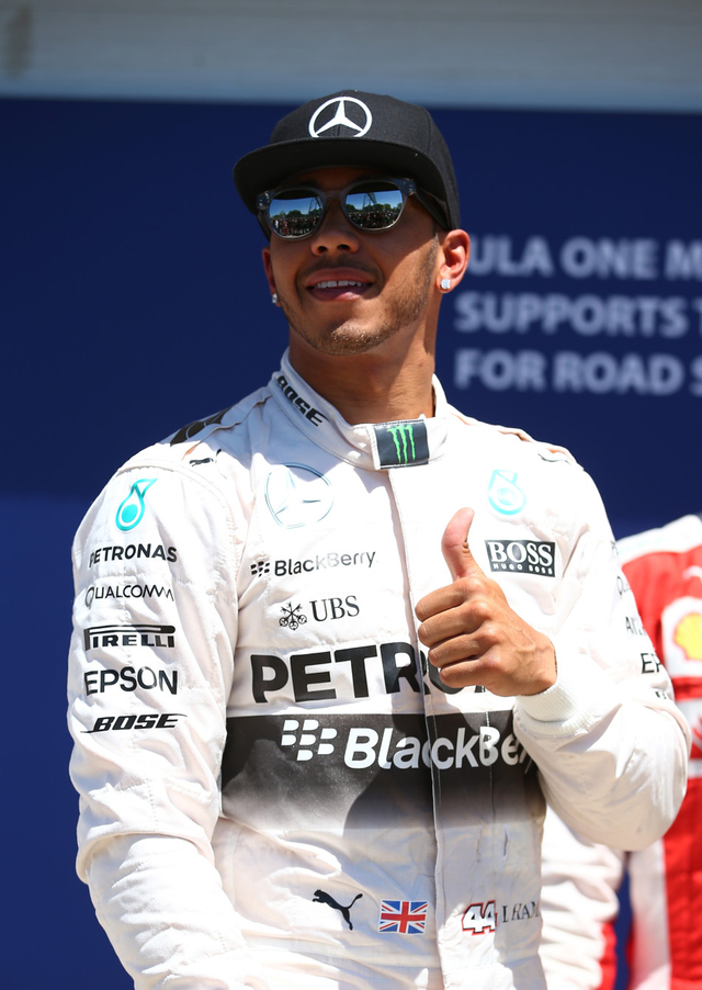 汉密尔顿庆祝夺第44个杆位