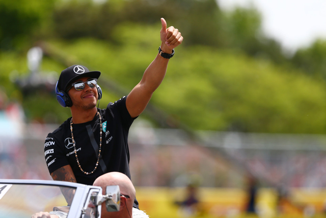 梅赛德斯车队汉密尔顿巡游