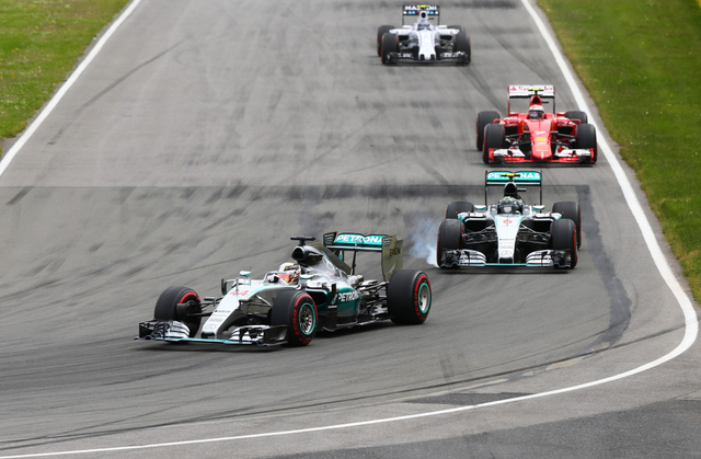 发车后汉密尔顿领跑