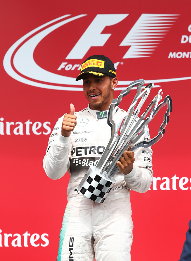 汉密尔顿庆祝夺冠