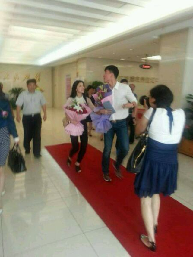 刘翔葛天领证现场