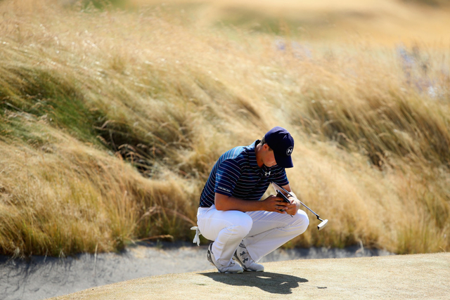 斯皮思静静的呆着
