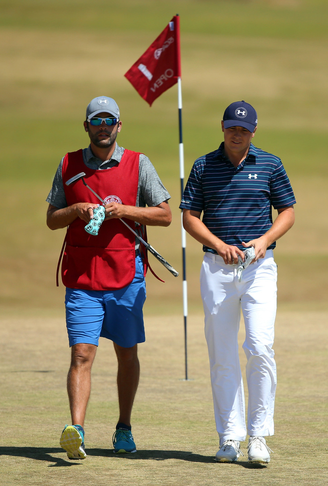 斯皮思走下果岭