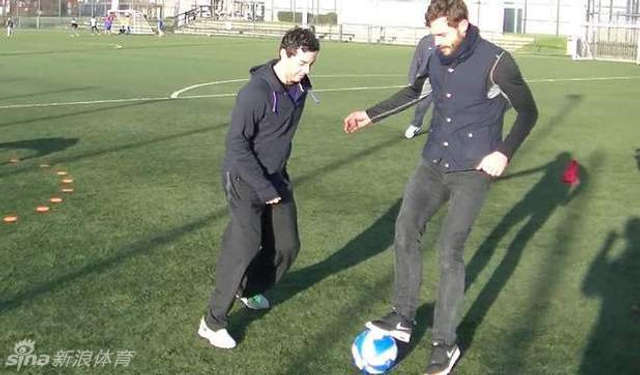 小麦笑傲足球场战胜霸道总裁