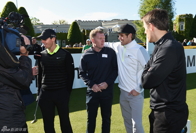 与曼联球星斯科尔斯同组