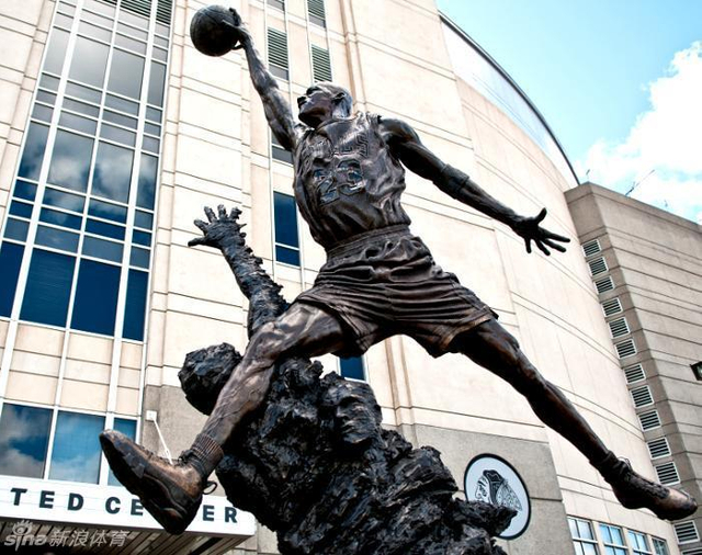 盘点NBA球星雕塑