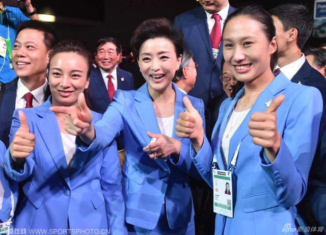 李妮娜、杨澜与张虹