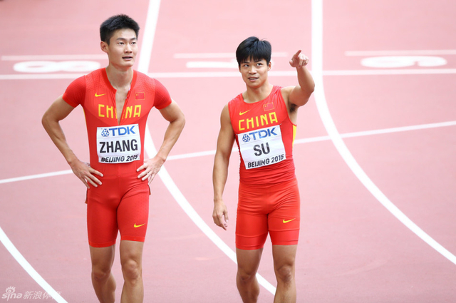 苏炳添赛后交流