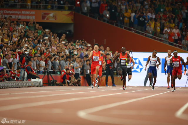 张培萌跑最后一棒