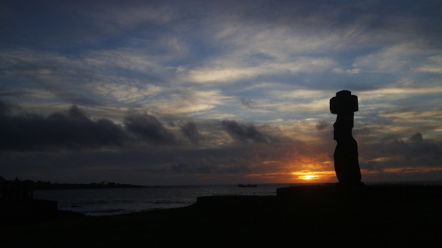 2015.1.22复活节岛日落摩艾