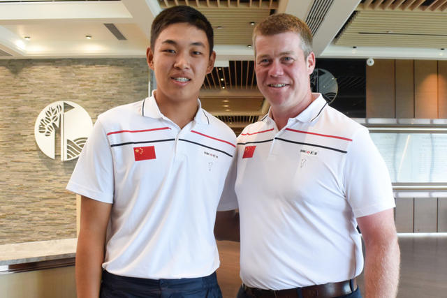 金诚与国家队前教练迈克