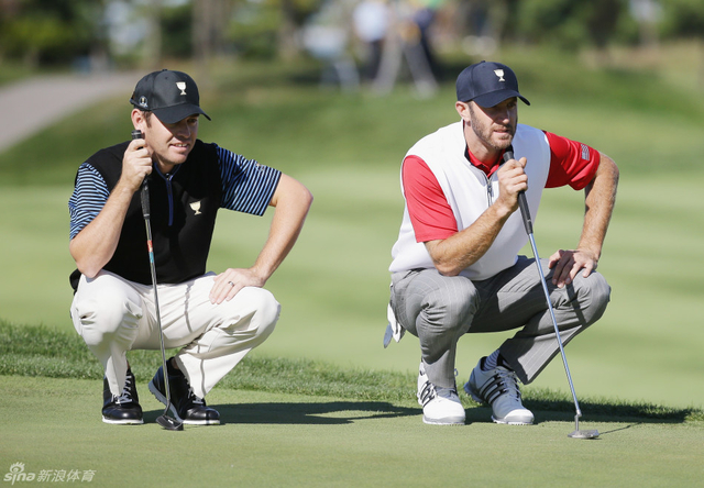 达斯汀与乌修仁同时看线