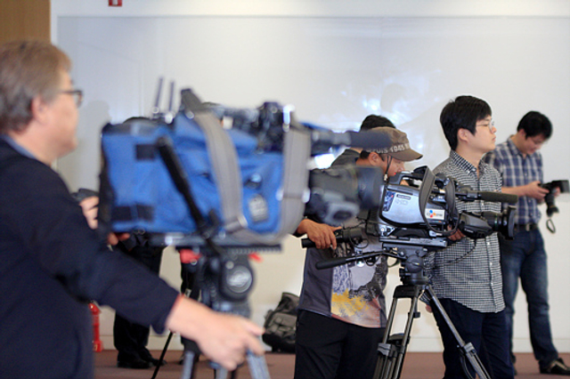 媒体聚焦八强战