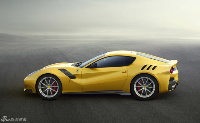 2016-Ferrari-F12tdf