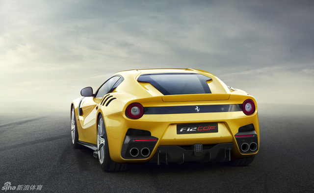 2016-Ferrari-F12tdf