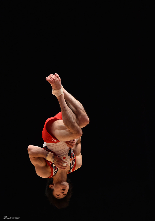 内村航平空中姿态