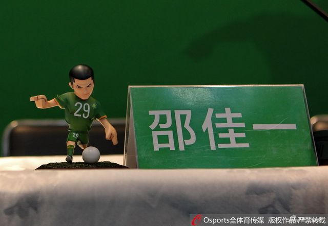 邵佳一微型塑像