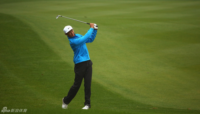 李昊桐球道击球