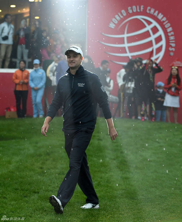 诺克斯步入颁奖现场