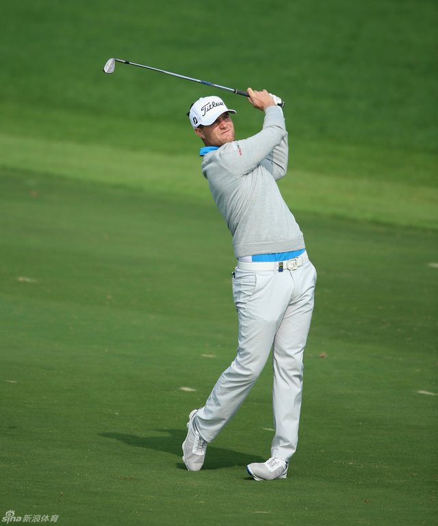 毕雅格德头戴黑丝带致哀